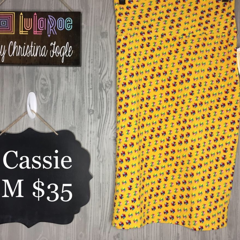 LuLaRoe M Cassie Skirt